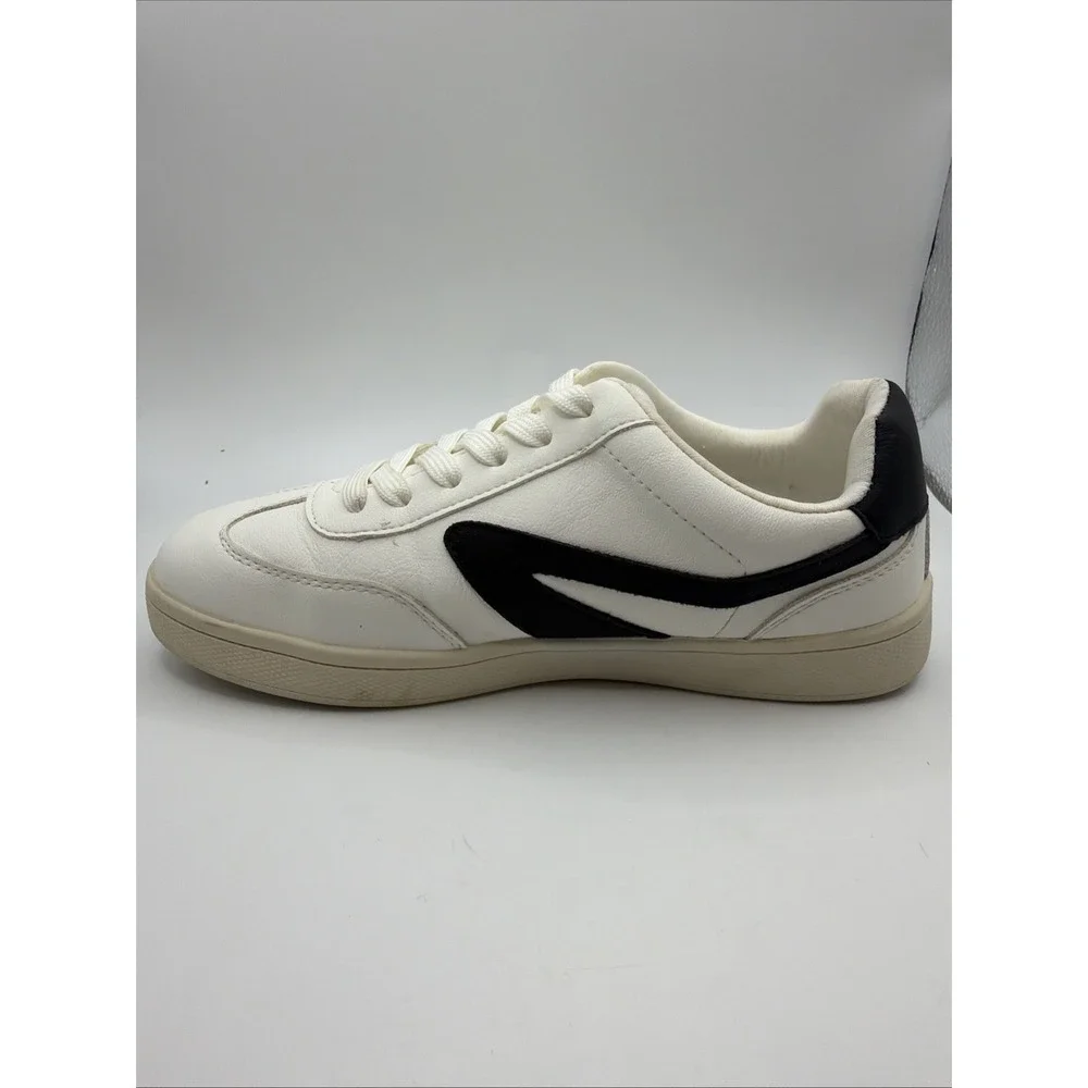 DV by Dolce Vita Ladies' Vasser Fashion Sneakers White Black Size 6 Preowned